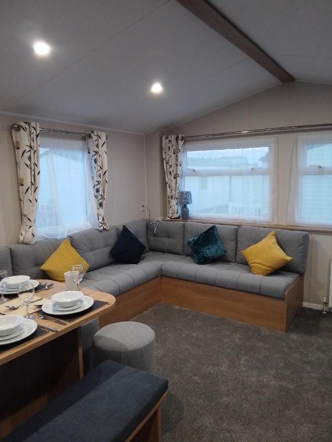 3 Bed ,Sleeps 8 Caravan California Cliffs Holiday Park Scratby Exterior foto