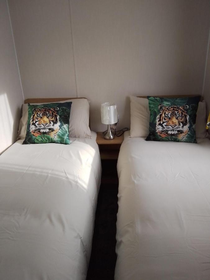 3 Bed ,Sleeps 8 Caravan California Cliffs Holiday Park Scratby Exterior foto