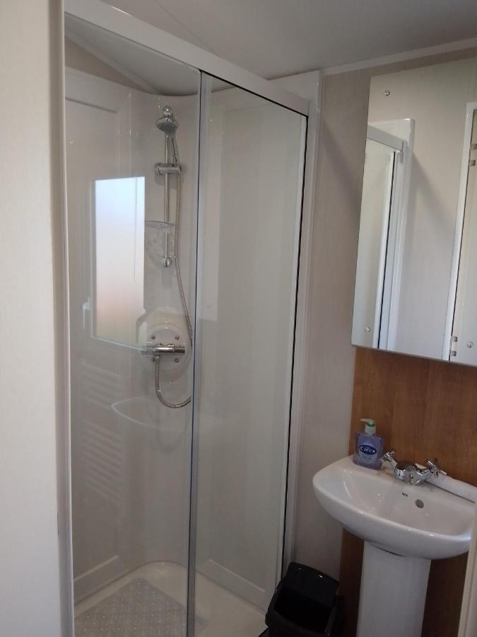 3 Bed ,Sleeps 8 Caravan California Cliffs Holiday Park Scratby Exterior foto