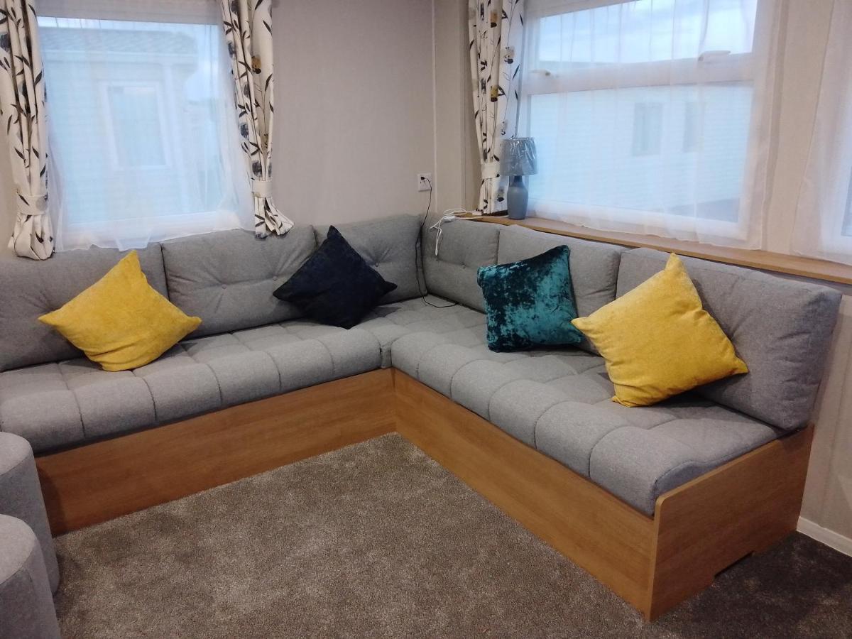 3 Bed ,Sleeps 8 Caravan California Cliffs Holiday Park Scratby Exterior foto